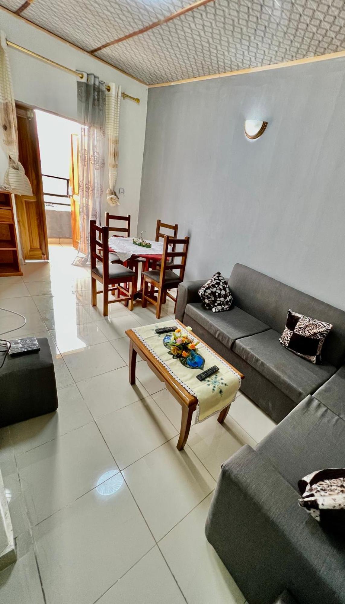 Les Logis De Nouvelle Route Bastos Apartment Yaounde Bagian luar foto