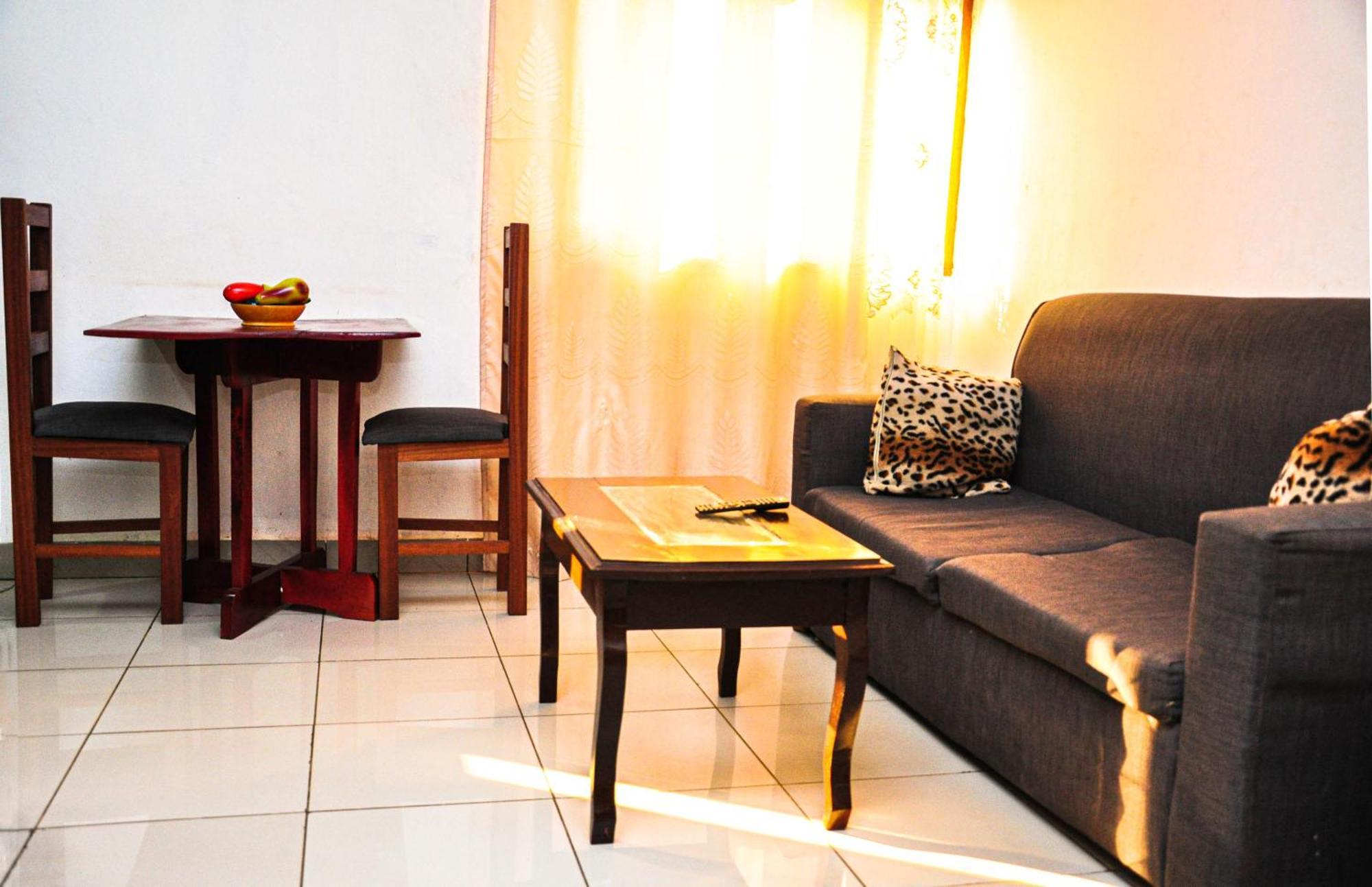 Les Logis De Nouvelle Route Bastos Apartment Yaounde Bagian luar foto