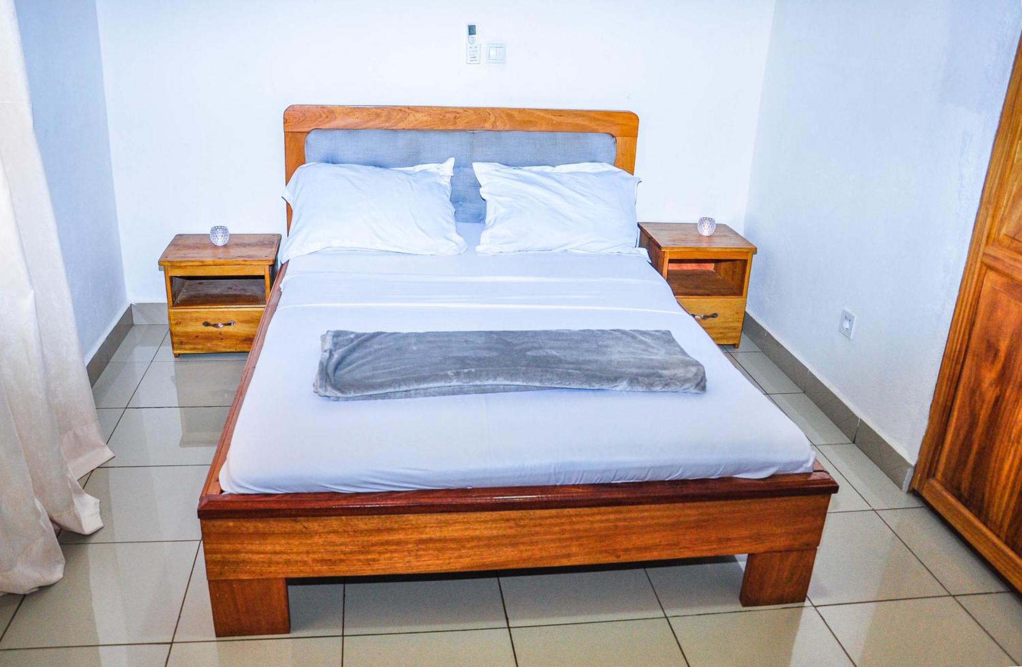 Les Logis De Nouvelle Route Bastos Apartment Yaounde Bagian luar foto